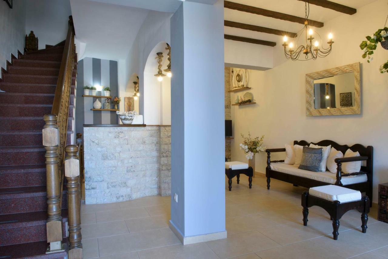 Apart Boutique Giorgos Amoliani Inreriör bild